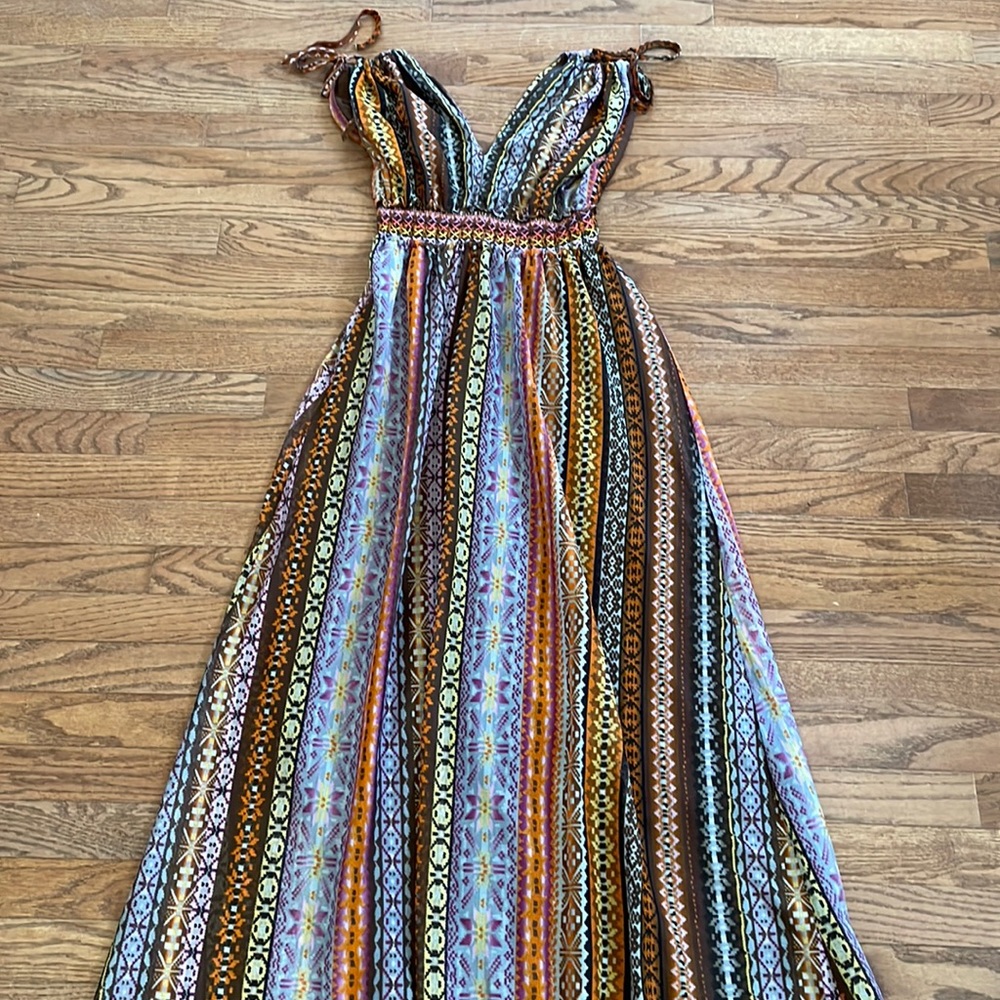 Beautiful maxi dress!